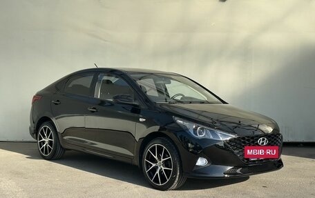 Hyundai Solaris II рестайлинг, 2021 год, 1 650 000 рублей, 2 фотография