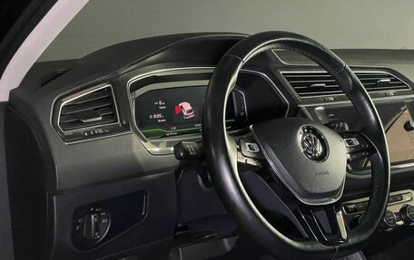 Volkswagen Tiguan II, 2019 год, 3 799 000 рублей, 6 фотография