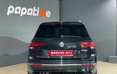 Volkswagen Tiguan II, 2019 год, 3 799 000 рублей, 4 фотография