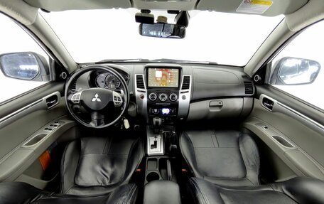 Mitsubishi Pajero Sport II рестайлинг, 2014 год, 1 870 000 рублей, 10 фотография