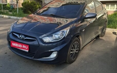 Hyundai Solaris II рестайлинг, 2012 год, 570 000 рублей, 1 фотография