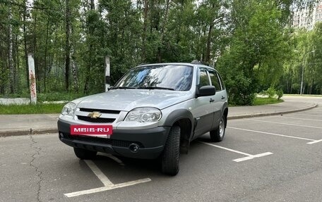 Chevrolet Niva I рестайлинг, 2013 год, 575 000 рублей, 3 фотография