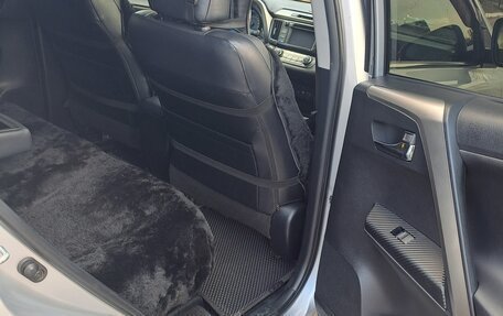 Toyota RAV4, 2013 год, 1 850 000 рублей, 6 фотография