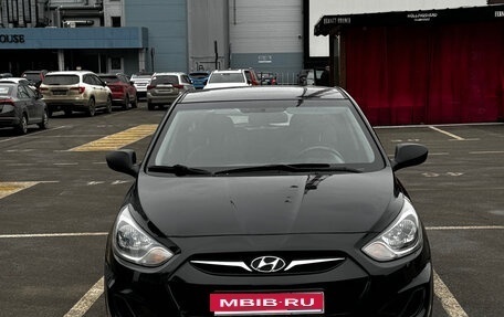 Hyundai Solaris II рестайлинг, 2013 год, 750 000 рублей, 1 фотография