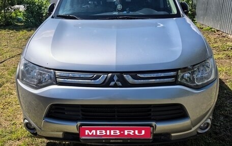 Mitsubishi Outlander III рестайлинг 3, 2012 год, 1 180 000 рублей, 1 фотография