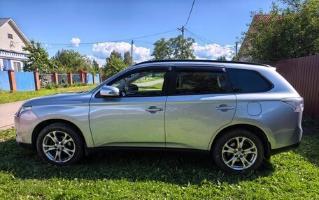 Mitsubishi Outlander III рестайлинг 3, 2012 год, 1 180 000 рублей, 4 фотография