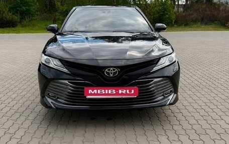 Toyota Camry, 2018 год, 2 430 200 рублей, 2 фотография