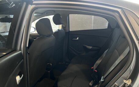 KIA Rio III рестайлинг, 2014 год, 833 000 рублей, 23 фотография