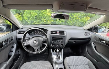 Volkswagen Jetta VI, 2012 год, 940 000 рублей, 4 фотография