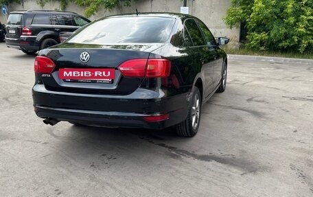 Volkswagen Jetta VI, 2012 год, 940 000 рублей, 3 фотография