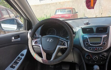 Hyundai Solaris II рестайлинг, 2013 год, 910 000 рублей, 8 фотография
