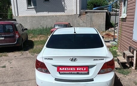 Hyundai Solaris II рестайлинг, 2013 год, 910 000 рублей, 2 фотография