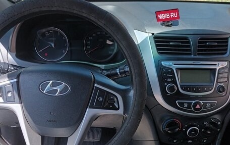 Hyundai Solaris II рестайлинг, 2013 год, 910 000 рублей, 5 фотография