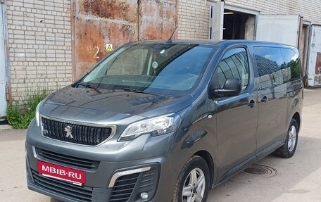 Peugeot Traveller I, 2022 год, 3 500 000 рублей, 2 фотография