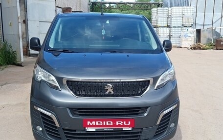 Peugeot Traveller I, 2022 год, 3 500 000 рублей, 8 фотография