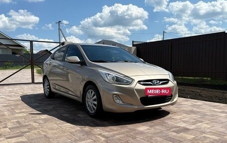 Hyundai Solaris II рестайлинг, 2014 год, 1 050 000 рублей, 3 фотография