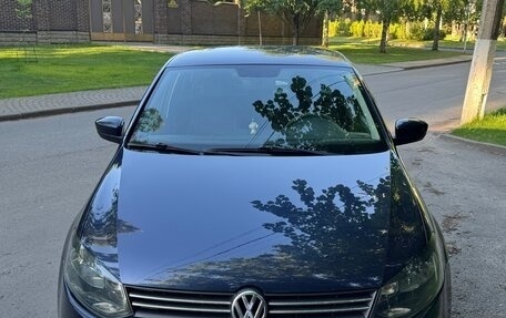 Volkswagen Polo VI (EU Market), 2012 год, 800 000 рублей, 2 фотография