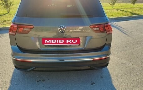 Volkswagen Tiguan II, 2021 год, 3 100 000 рублей, 2 фотография