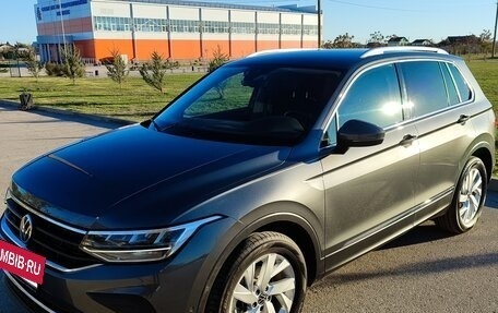 Volkswagen Tiguan II, 2021 год, 3 100 000 рублей, 3 фотография