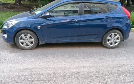 Hyundai Solaris II рестайлинг, 2015 год, 950 000 рублей, 2 фотография