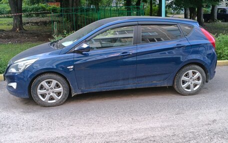 Hyundai Solaris II рестайлинг, 2015 год, 950 000 рублей, 4 фотография