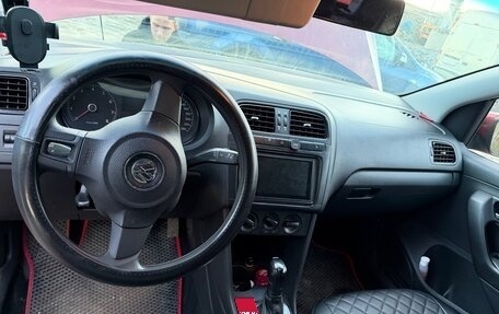 Volkswagen Polo VI (EU Market), 2011 год, 300 000 рублей, 3 фотография
