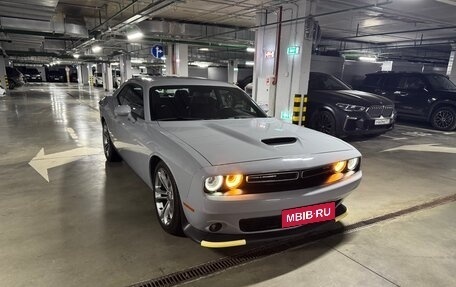 Dodge Challenger III рестайлинг 2, 2021 год, 5 000 000 рублей, 3 фотография