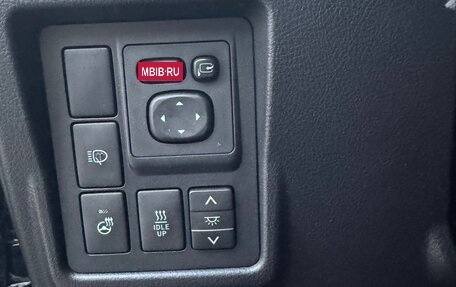 Toyota Land Cruiser Prado 150 рестайлинг 2, 2015 год, 4 000 000 рублей, 10 фотография