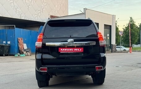 Toyota Land Cruiser Prado 150 рестайлинг 2, 2015 год, 4 000 000 рублей, 6 фотография