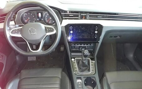 Volkswagen Passat B8 рестайлинг, 2022 год, 2 482 000 рублей, 9 фотография