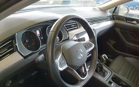 Volkswagen Passat B8 рестайлинг, 2022 год, 2 482 000 рублей, 12 фотография
