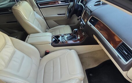 Volkswagen Touareg III, 2010 год, 1 850 000 рублей, 8 фотография