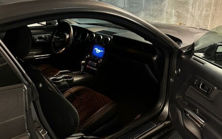 Ford Mustang VI рестайлинг, 2019 год, 3 600 000 рублей, 6 фотография