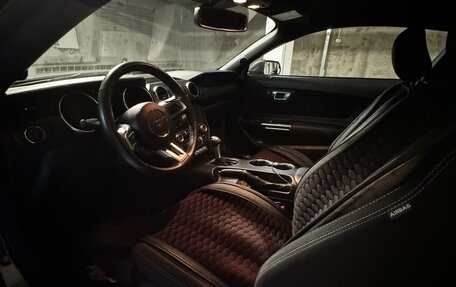 Ford Mustang VI рестайлинг, 2019 год, 3 600 000 рублей, 7 фотография