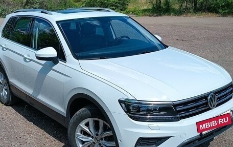 Volkswagen Tiguan II, 2017 год, 2 630 000 рублей, 3 фотография