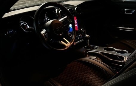 Ford Mustang VI рестайлинг, 2019 год, 3 600 000 рублей, 9 фотография
