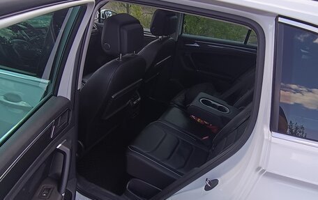 Volkswagen Tiguan II, 2017 год, 2 630 000 рублей, 10 фотография