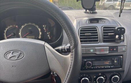 Hyundai Accent II, 2005 год, 320 000 рублей, 13 фотография