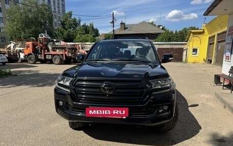 Toyota Land Cruiser 200, 2017 год, 5 950 000 рублей, 5 фотография