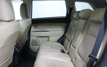 Mitsubishi Outlander III рестайлинг 3, 2019 год, 2 249 900 рублей, 11 фотография