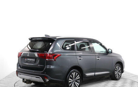 Mitsubishi Outlander III рестайлинг 3, 2019 год, 2 249 900 рублей, 6 фотография