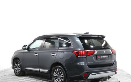 Mitsubishi Outlander III рестайлинг 3, 2019 год, 2 249 900 рублей, 8 фотография