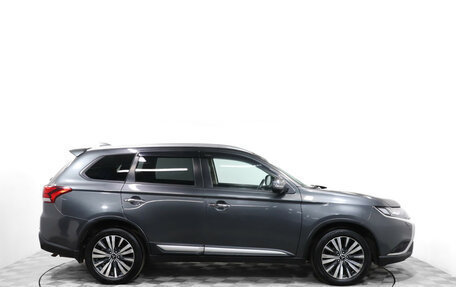 Mitsubishi Outlander III рестайлинг 3, 2019 год, 2 249 900 рублей, 5 фотография