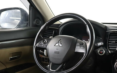 Mitsubishi Outlander III рестайлинг 3, 2019 год, 2 249 900 рублей, 16 фотография