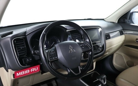 Mitsubishi Outlander III рестайлинг 3, 2019 год, 2 249 900 рублей, 14 фотография