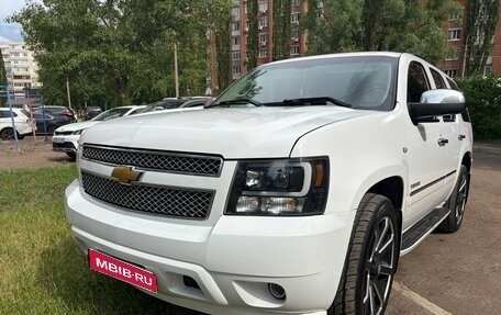 Chevrolet Tahoe III, 2012 год, 2 900 000 рублей, 1 фотография