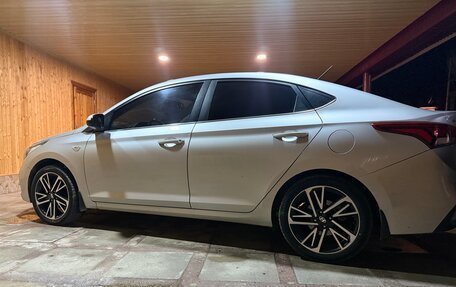 Hyundai Solaris II рестайлинг, 2018 год, 1 400 000 рублей, 3 фотография