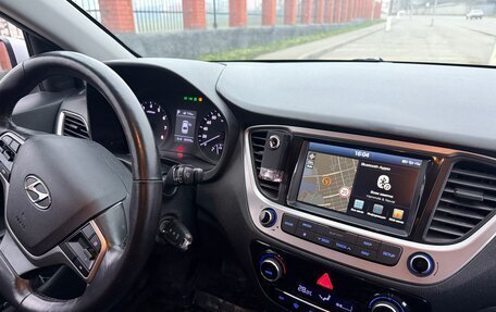 Hyundai Solaris II рестайлинг, 2018 год, 1 400 000 рублей, 5 фотография