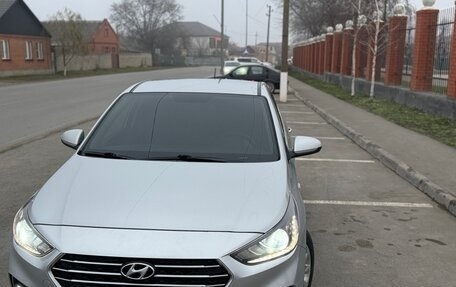 Hyundai Solaris II рестайлинг, 2018 год, 1 400 000 рублей, 12 фотография