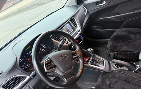Hyundai Solaris II рестайлинг, 2018 год, 1 400 000 рублей, 21 фотография